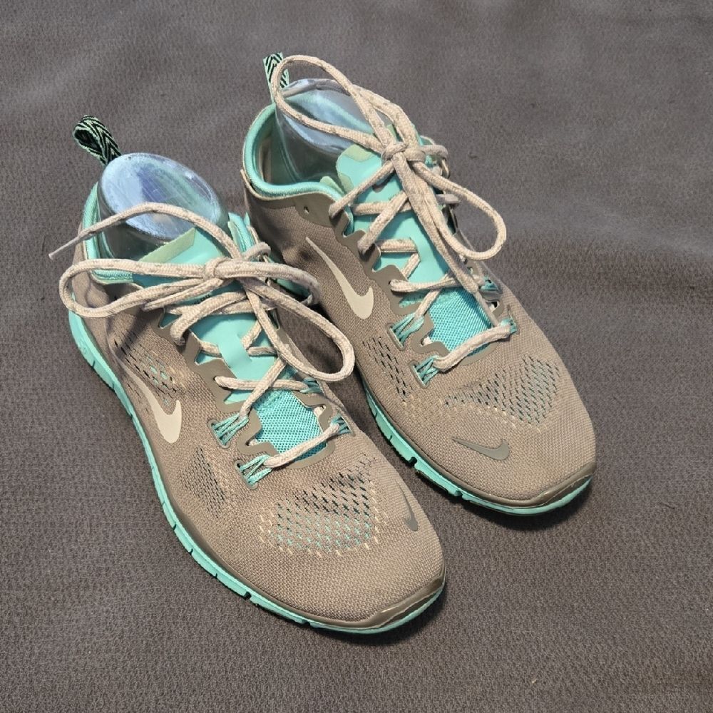 Nike Teal and Gray Athletic Shoes for Performance